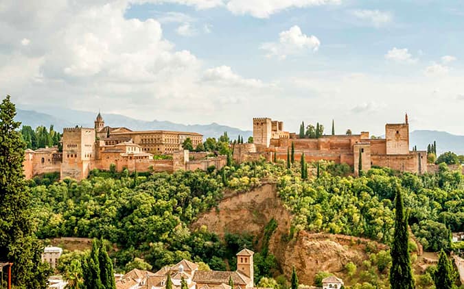 Essential Offer Pack: Alhambra, Albaicín and Sacromonte