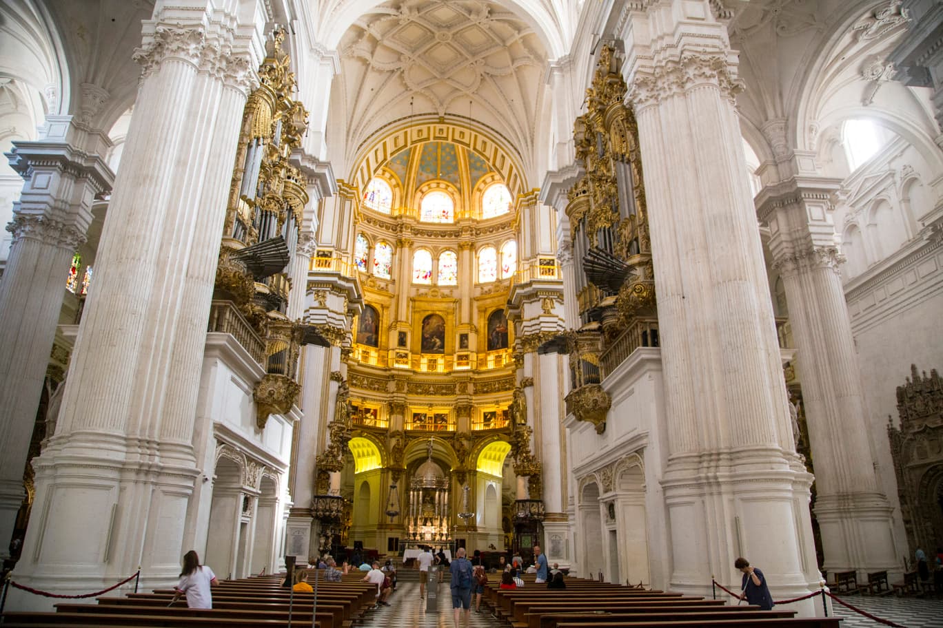 Guided Visit to the Historic Centre, Cathedral and Royal Chapel
