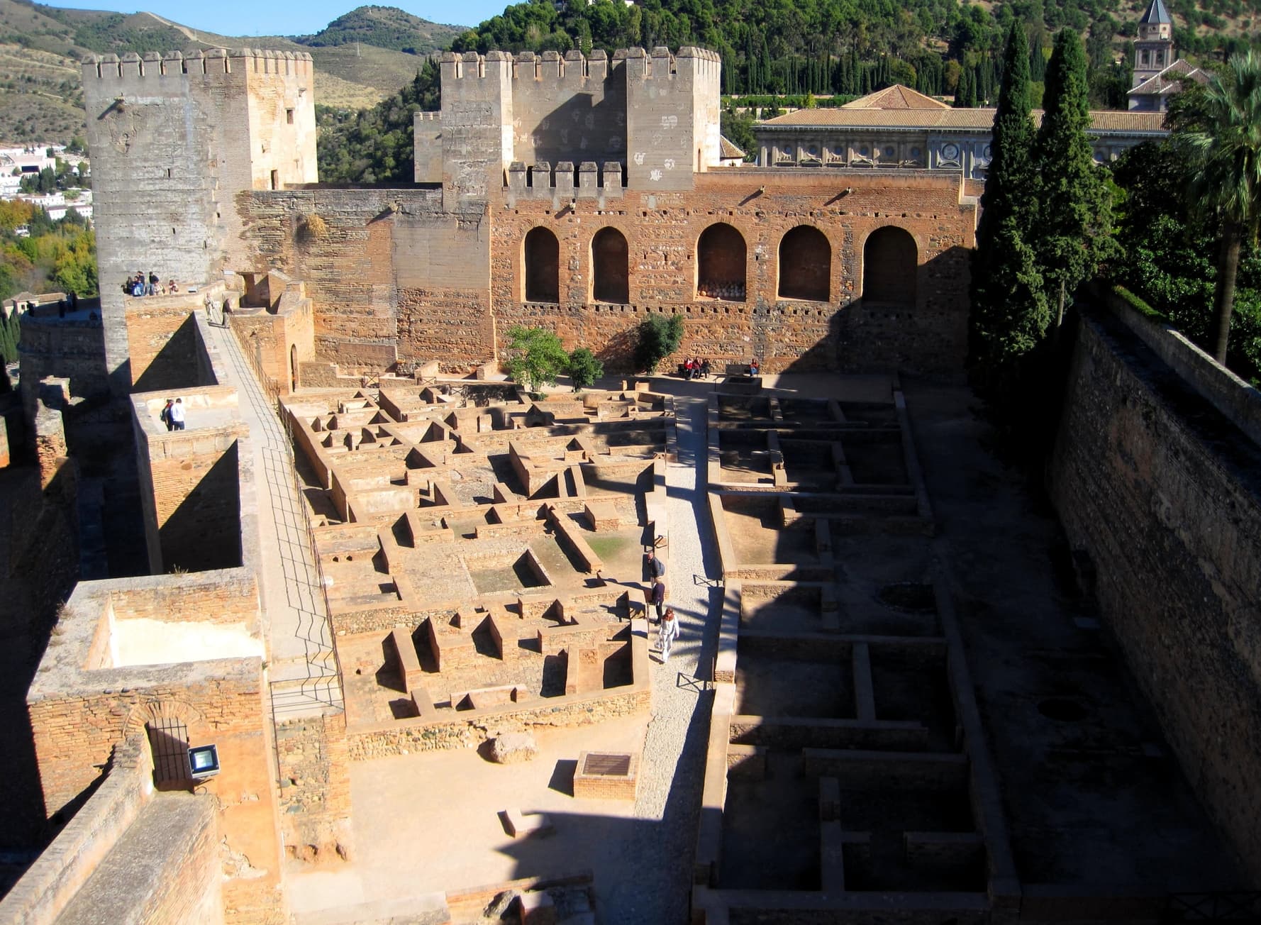 Alhambra: Generalife, Carlos V Palace and Alcazaba